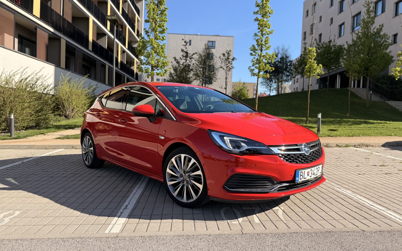 Opel Astra 1.6 Turbo 200k SS Innovation AT6 147kW200HP A6